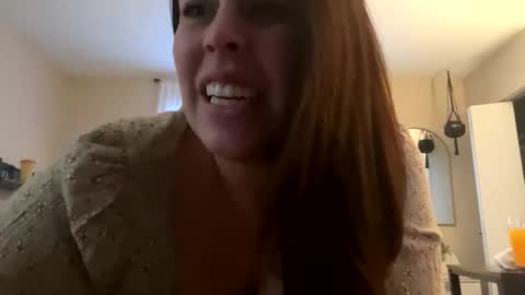 Snapshot of sabrinasunshine99 chatting on 03/12/25, 11:44 sabrinasunshine99 online show from 03/12/25, 11:44