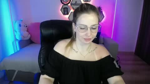 Snapshot of sabrinviolet chatting on 07/07/26, 08:07 Sabrina Violet online show from 07/07/26, 08:07