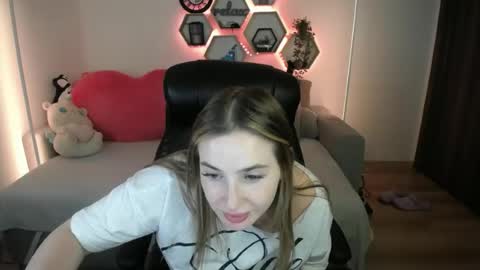 Snapshot of sabrinviolet chatting on 07/14/26, 10:21 Sabrina Violet online show from 07/14/26, 10:21