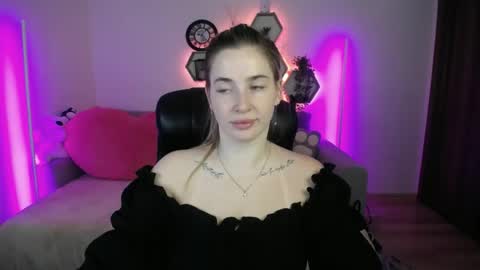 Snapshot of sabrinviolet chatting on 07/24/26, 08:01 Sabrina Violet online show from 07/24/26, 08:01