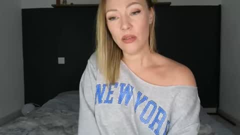 sacha__xx online show from 01/12/26, 03:06