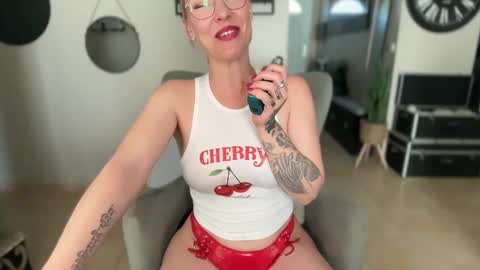 sacha__xx online show from 04/07/26, 01:44