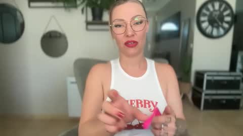 sacha__xx online show from 04/16/26, 11:22