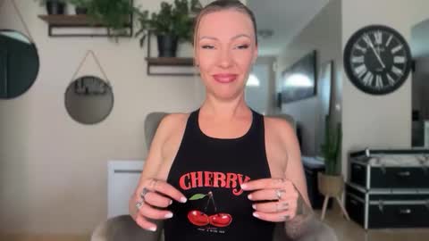 sacha__xx online show from 04/30/26, 10:54