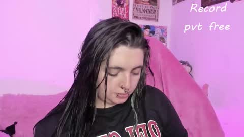 Snapshot of sachi_meow chatting on 01/14/26, 05:51 Ig online show from 01/14/26, 05:51