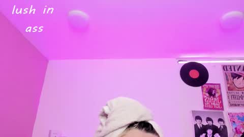 Snapshot of sachi_meow chatting on 02/17/26, 07:20 Ig online show from 02/17/26, 07:20