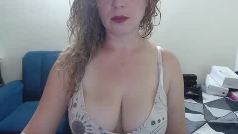 Snapshot of sacrletardiente chatting on 05/19/26, 11:27 sacrletardiente online show from 05/19/26, 11:27