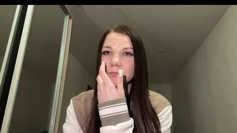 Snapshot of sadespearin chatting on 04/26/26, 10:18 ViolettaSlap online show from 04/26/26, 10:18