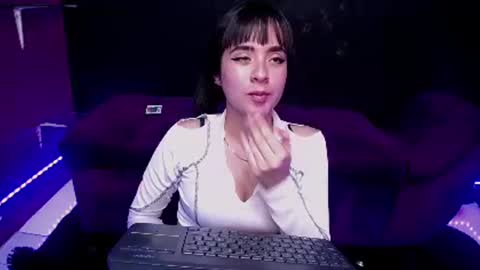 Snapshot of sadiie_queen chatting on 12/12/24, 03:48 Sadie Queen online show from 12/12/24, 03:48