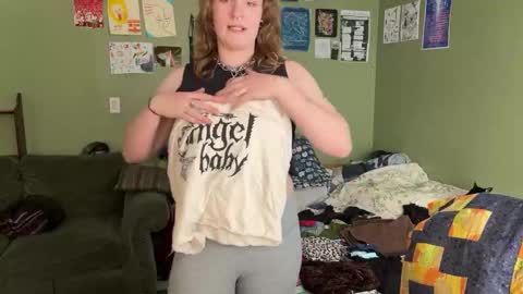 Snapshot of sadomas0kiss chatting on 02/17/25, 08:58 sadomas0kiss online show from 02/17/25, 08:58