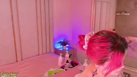 Snapshot of saekohofman chatting on 06/18/26, 04:13 Mara online show from 06/18/26, 04:13