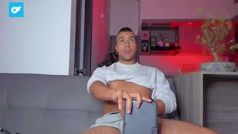 Snapshot of sag_1998 chatting on 02/17/25, 07:04 Sag online show from 02/17/25, 07:04