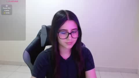 Sahaliefox  online show from 11/22/25, 10:09