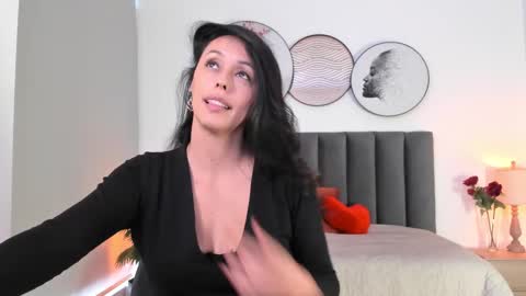 Snapshot of saharagarcia chatting on 02/19/25, 07:27 Sahara Garcia online show from 02/19/25, 07:27