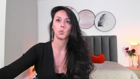 Snapshot of saharagarcia chatting on 02/19/25, 10:31 Sahara Garcia online show from 02/19/25, 10:31