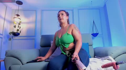 SAHARA WALKER  online show from 02/04/25, 02:39