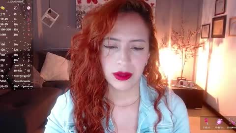 Snapshot of sahra_tayl0r_ chatting on 03/12/25, 02:01 SARA online show from 03/12/25, 02:01
