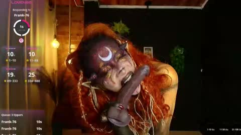 Snapshot of sahra_tayl0r_ chatting on 11/11/25, 05:13 SARA online show from 11/11/25, 05:13