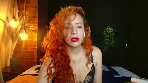 Snapshot of sahra_tayl0r_ chatting on 11/23/25, 06:30 SARA online show from 11/23/25, 06:30