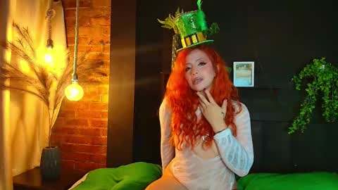 Snapshot of sahra_tayl0r_ chatting on 03/17/26, 05:27 SARA online show from 03/17/26, 05:27