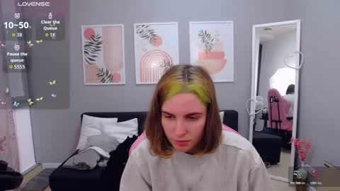 Snapshot of saidaray chatting on 03/17/26, 07:12 Adel online show from 03/17/26, 07:12