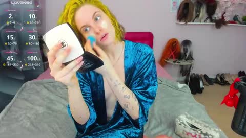 Snapshot of saidaray chatting on 03/28/26, 01:43 Adel online show from 03/28/26, 01:43