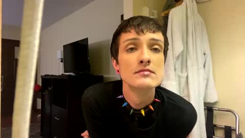 Snapshot of sailaway9694 chatting on 01/09/25, 04:08 PupTwink online show from 01/09/25, 04:08