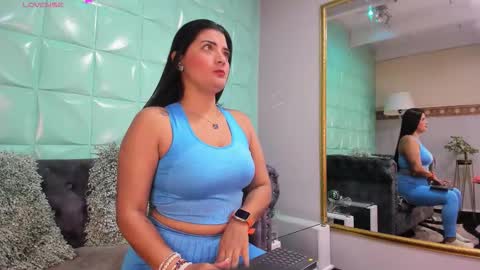 Snapshot of sailontyns chatting on 11/30/25, 01:59 Sailon online show from 11/30/25, 01:59