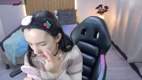 Snapshot of sailor_moon07 chatting on 10/14/25, 12:50 sailor online show from 10/14/25, 12:50