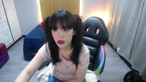 Snapshot of sailor_moon07 chatting on 04/05/26, 03:47 sailor online show from 04/05/26, 03:47