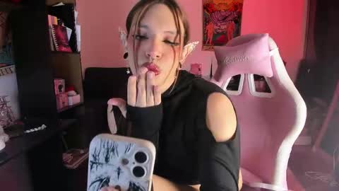 Snapshot of sailorbunnystar chatting on 05/03/26, 03:01 Rose online show from 05/03/26, 03:01