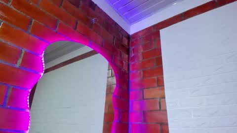 sainix_ online show from 09/30/25, 10:59