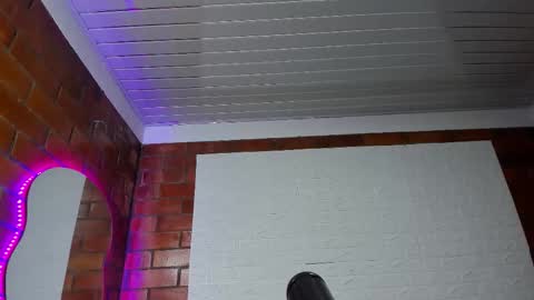 sainix_ online show from 10/15/25, 03:06