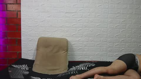 sainix_ online show from 11/26/25, 04:13