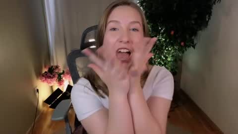Snapshot of saint__vicious chatting on 06/11/26, 03:04 saint__vicious online show from 06/11/26, 03:04