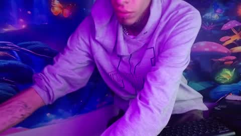 Snapshot of saint_boyy chatting on 02/10/25, 03:13 saint boy online show from 02/10/25, 03:13