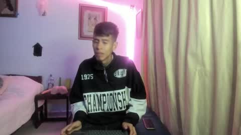 Snapshot of saint_boyy chatting on 12/23/25, 03:26 saint boy online show from 12/23/25, 03:26