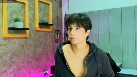 Snapshot of saintdangelo chatting on 04/01/26, 12:39 Santi online show from 04/01/26, 12:39