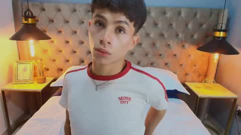Snapshot of saintdangelo chatting on 04/20/26, 12:52 Santi online show from 04/20/26, 12:52