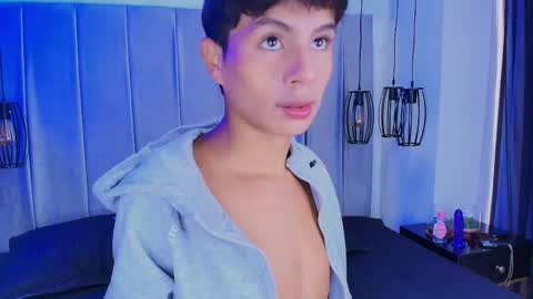 Snapshot of saintdangelo chatting on 05/02/26, 01:05 Santi online show from 05/02/26, 01:05