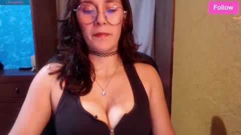 sakura_alek online show from 11/14/25, 01:04