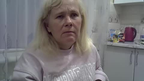 Snapshot of sakura_blonde chatting on 12/16/24, 11:18 sakura_blonde online show from 12/16/24, 11:18