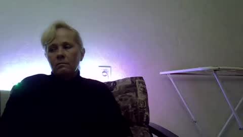 Snapshot of sakura_blonde chatting on 12/17/24, 09:16 sakura_blonde online show from 12/17/24, 09:16