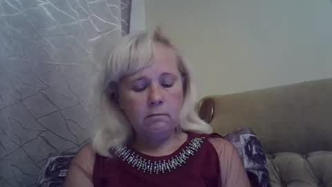 Snapshot of sakura_blonde chatting on 12/25/24, 11:42 sakura_blonde online show from 12/25/24, 11:42