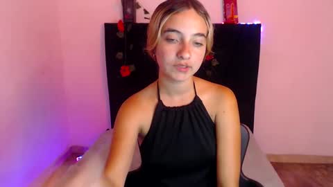 Snapshot of sakuraa_petitex chatting on 09/27/25, 04:17 Sakura online show from 09/27/25, 04:17