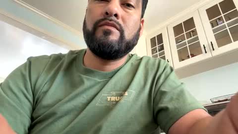 Snapshot of sal_cumplaciente chatting on 03/16/26, 04:44 sal cumplaciente online show from 03/16/26, 04:44