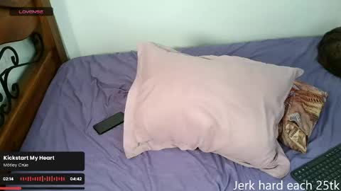 Snapshot of salemqueer_ chatting on 05/31/26, 12:34 Sam online show from 05/31/26, 12:34