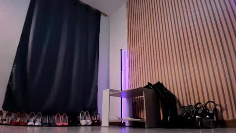 Snapshot of sali_g chatting on 03/03/25, 11:00 Sali G  online show from 03/03/25, 11:00