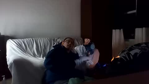 Snapshot of salis1981 chatting on 02/02/25, 04:15 salis1981 online show from 02/02/25, 04:15