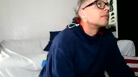 Snapshot of salis1981 chatting on 02/10/25, 03:35 salis1981 online show from 02/10/25, 03:35